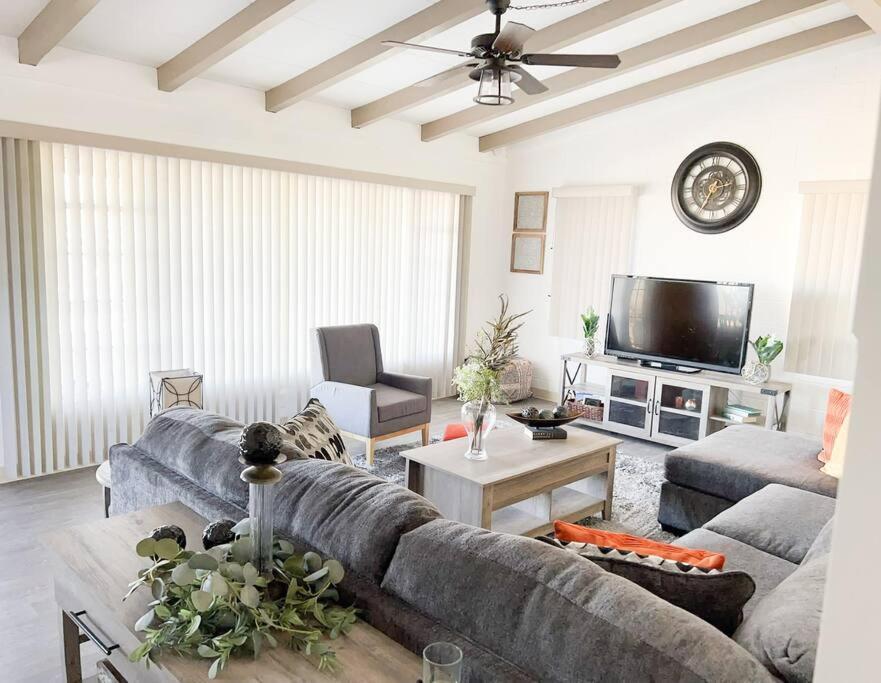 Joshua Tree National Park - Cozy Palms Getaway Apartment Twentynine Palms Bagian luar foto