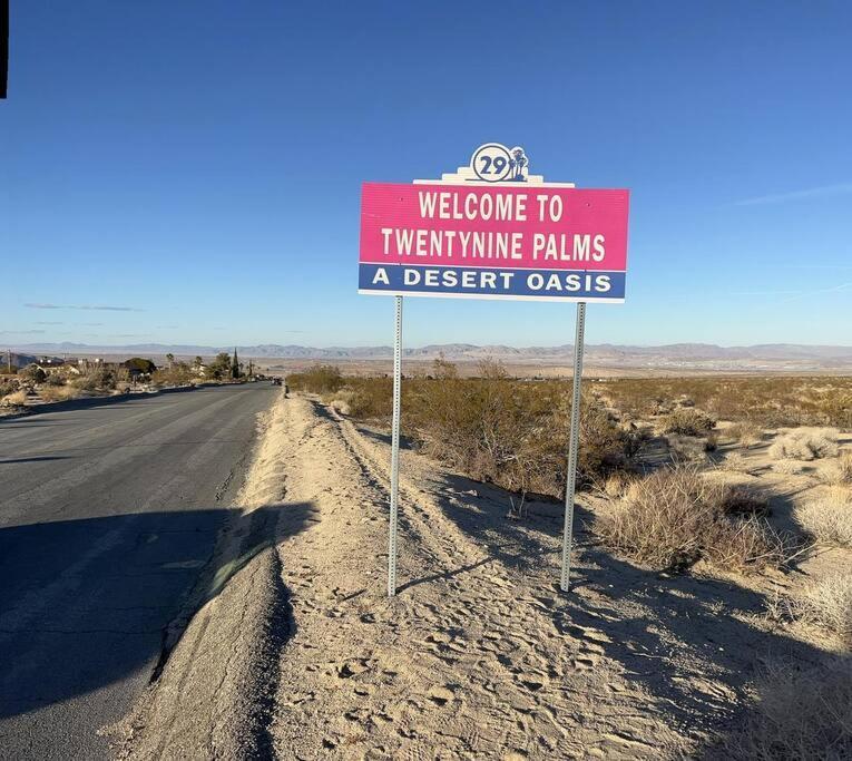 Joshua Tree National Park - Cozy Palms Getaway Apartment Twentynine Palms Bagian luar foto