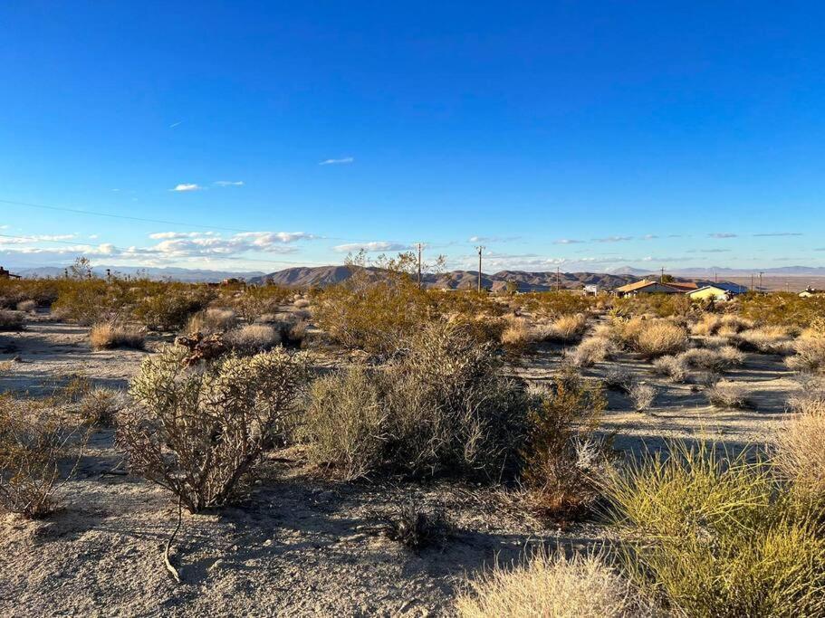 Joshua Tree National Park - Cozy Palms Getaway Apartment Twentynine Palms Bagian luar foto