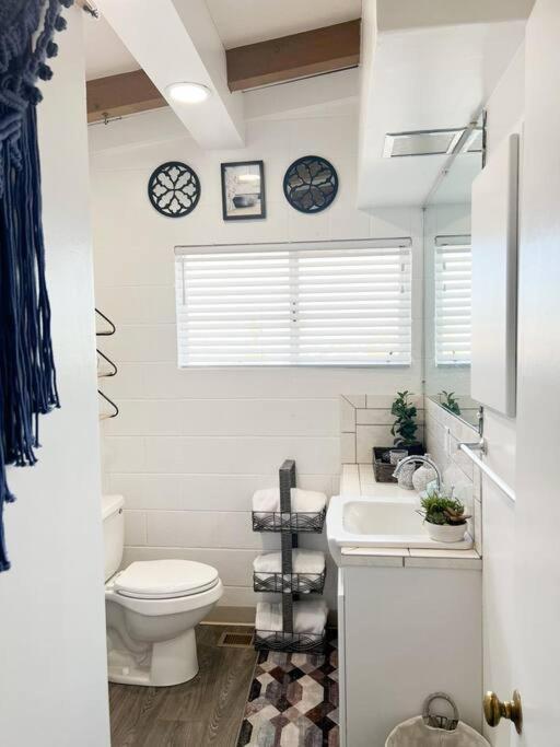 Joshua Tree National Park - Cozy Palms Getaway Apartment Twentynine Palms Bagian luar foto