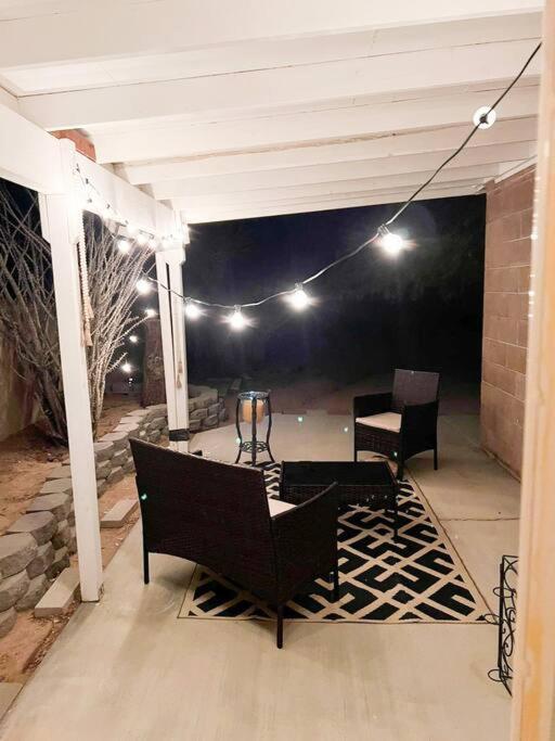 Joshua Tree National Park - Cozy Palms Getaway Apartment Twentynine Palms Bagian luar foto