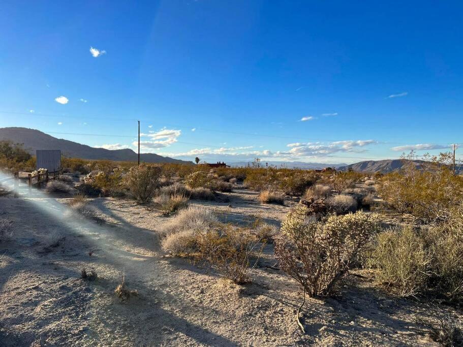 Joshua Tree National Park - Cozy Palms Getaway Apartment Twentynine Palms Bagian luar foto