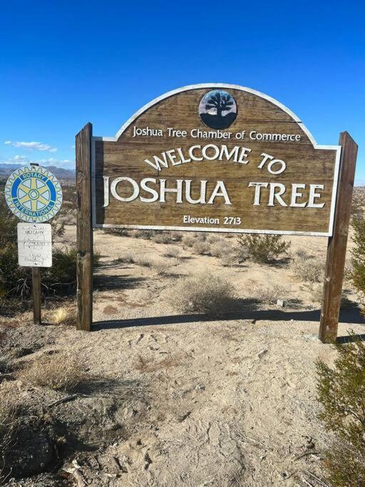 Joshua Tree National Park - Cozy Palms Getaway Apartment Twentynine Palms Bagian luar foto