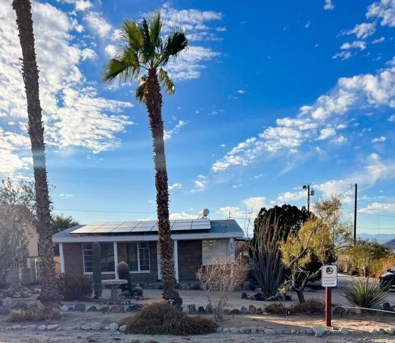 Joshua Tree National Park - Cozy Palms Getaway Apartment Twentynine Palms Bagian luar foto