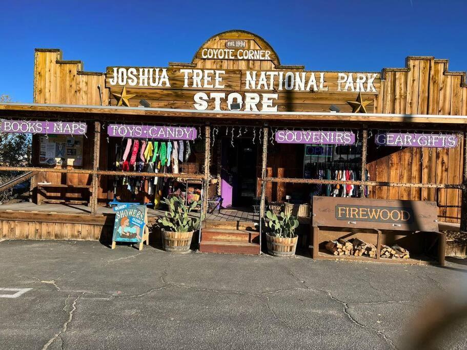Joshua Tree National Park - Cozy Palms Getaway Apartment Twentynine Palms Bagian luar foto